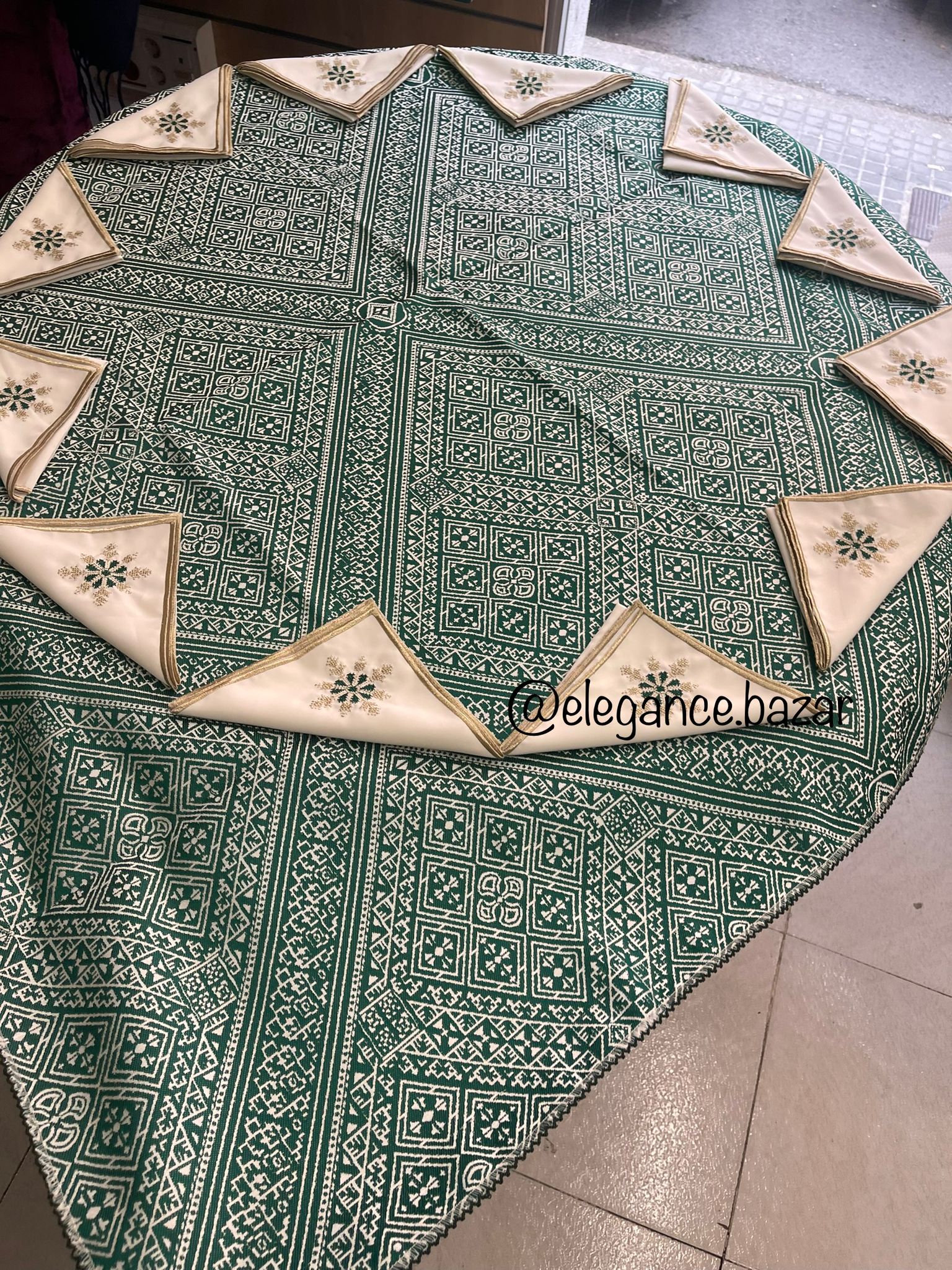 MANTEL TERZ VERDE + 8 SERVILLETAS - Imagen 2