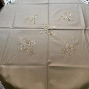 MANTEL POLI PIEL (CUERO), ESTANDAR 140 X 140 - RAMAS- BEIGE